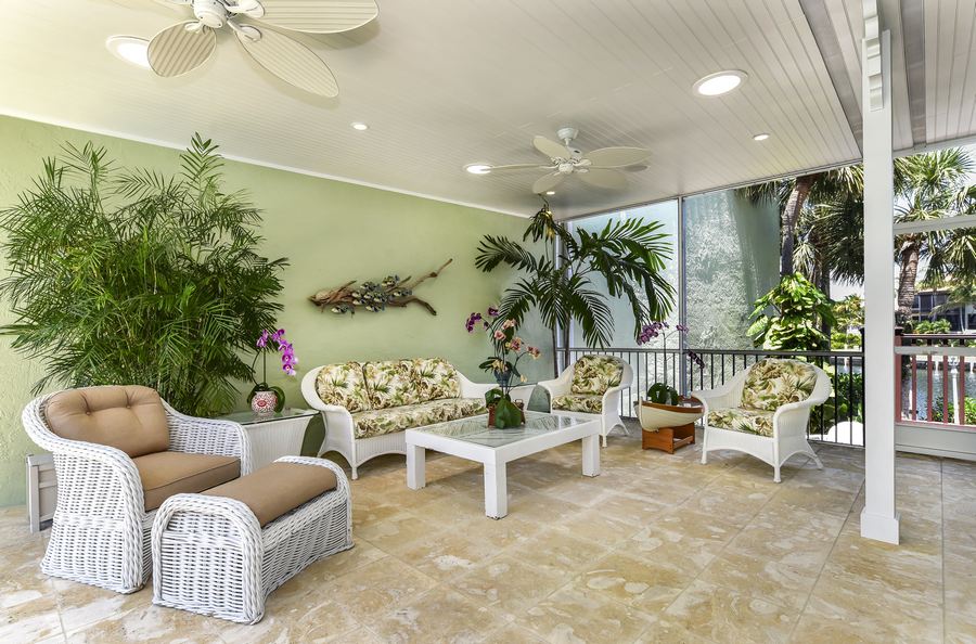 Screened Patio Area